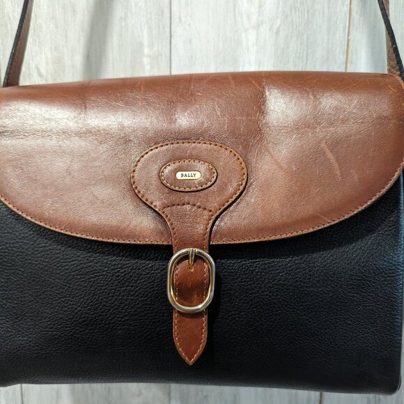 Bally Cross Body Leather Purse Authentic - Picture 3 of 11